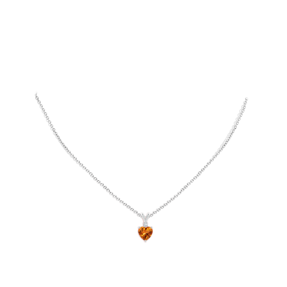 7mm AAAA Heart-Shaped Citrine V-Bale Pendant with Diamond in White Gold pen