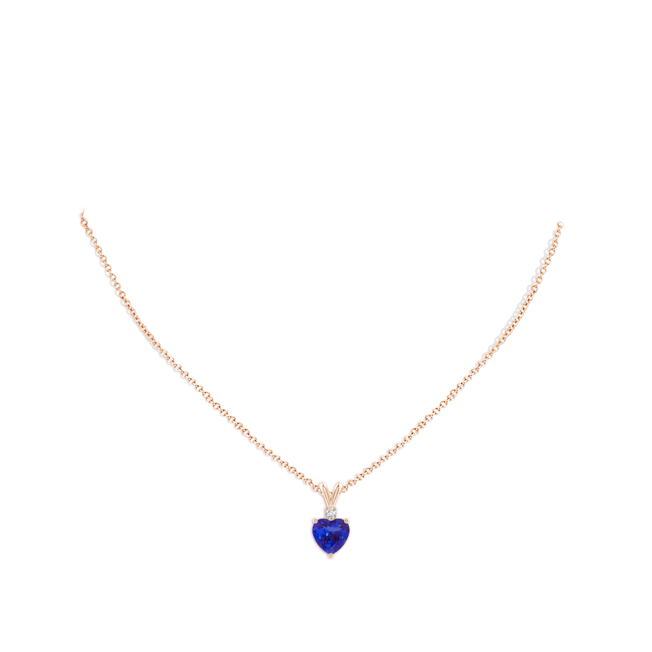8mm AAAA Heart-Shaped Tanzanite V-Bale Pendant with Diamond in 18K Rose Gold pen