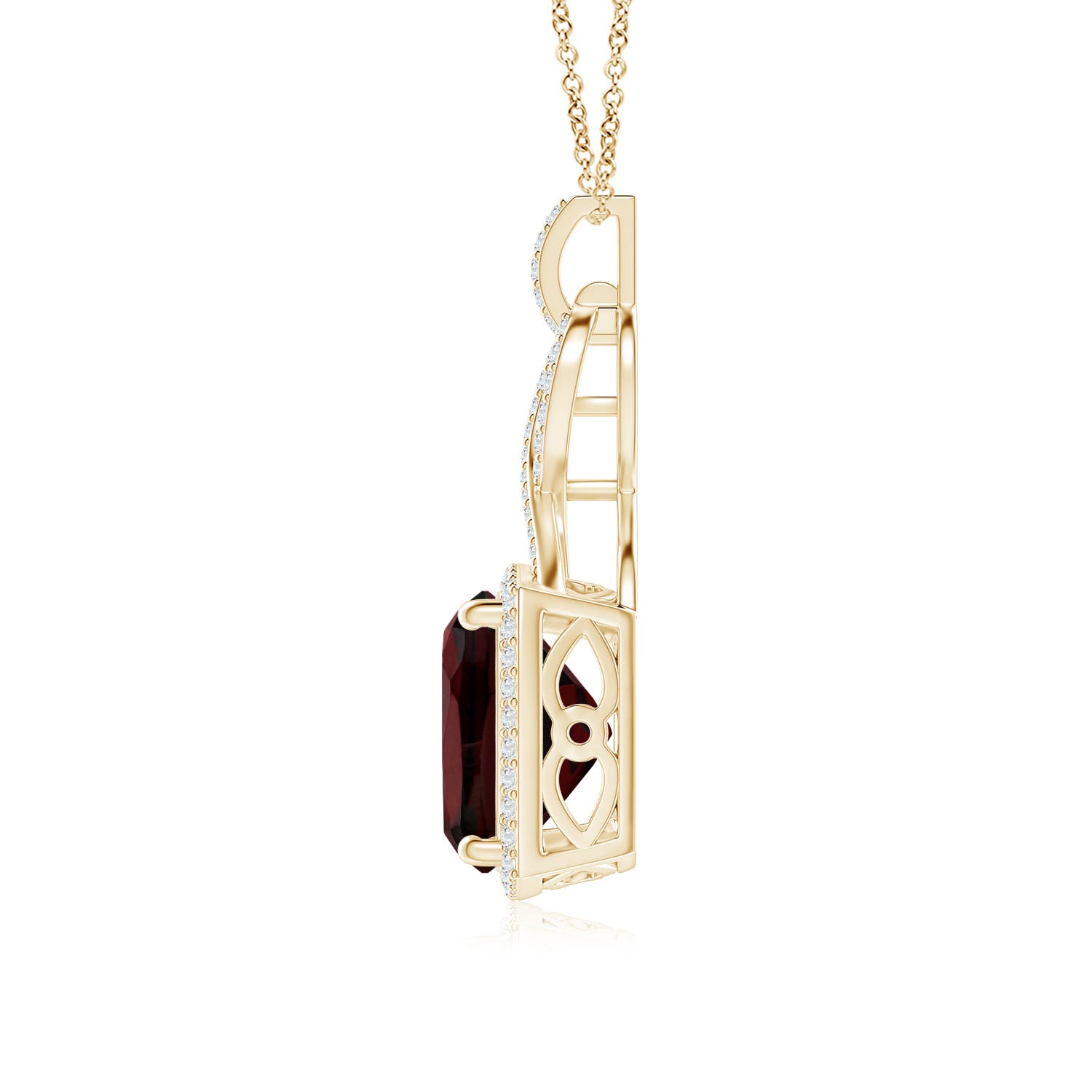 AA - Garnet / 6.87 CT / 14 KT Yellow Gold