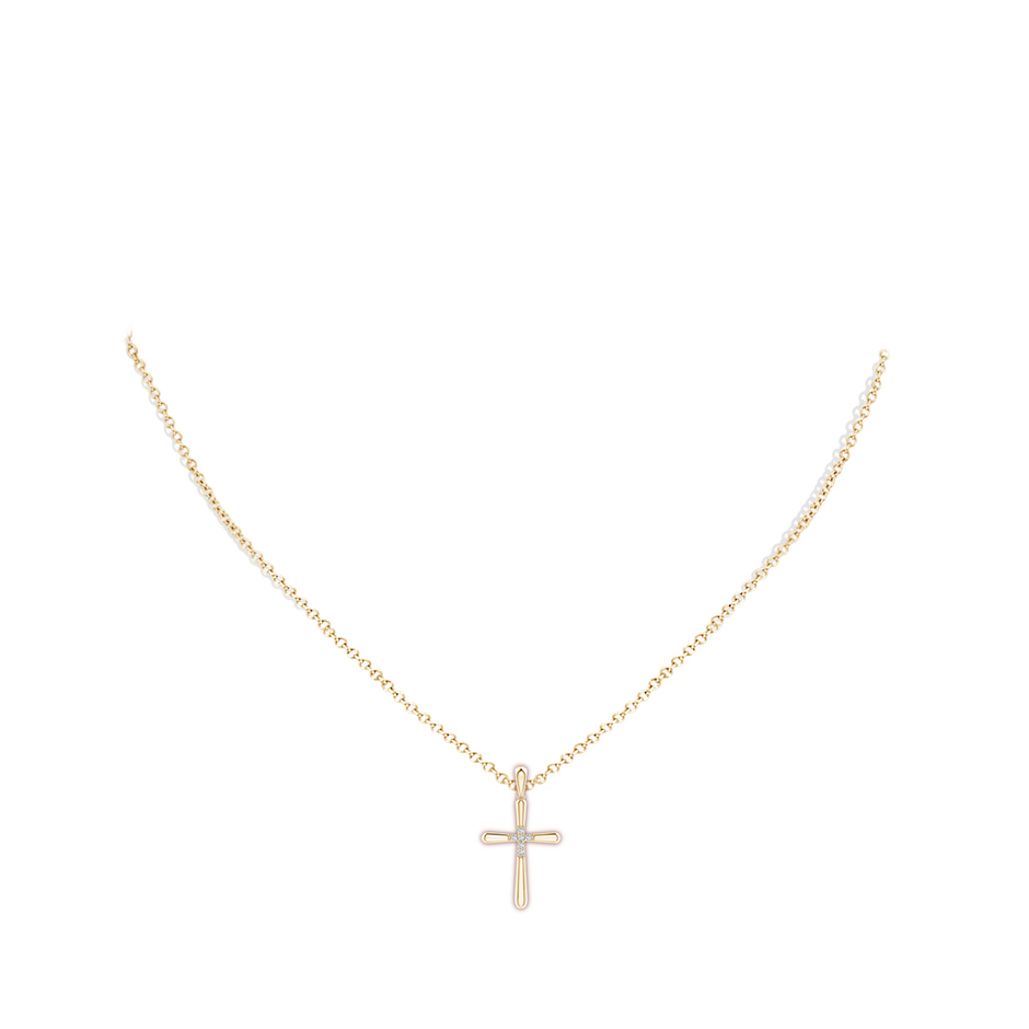 1.2mm GVS2 Prong-Set Diamond Fluted Cross Pendant in 18K Yellow Gold pen