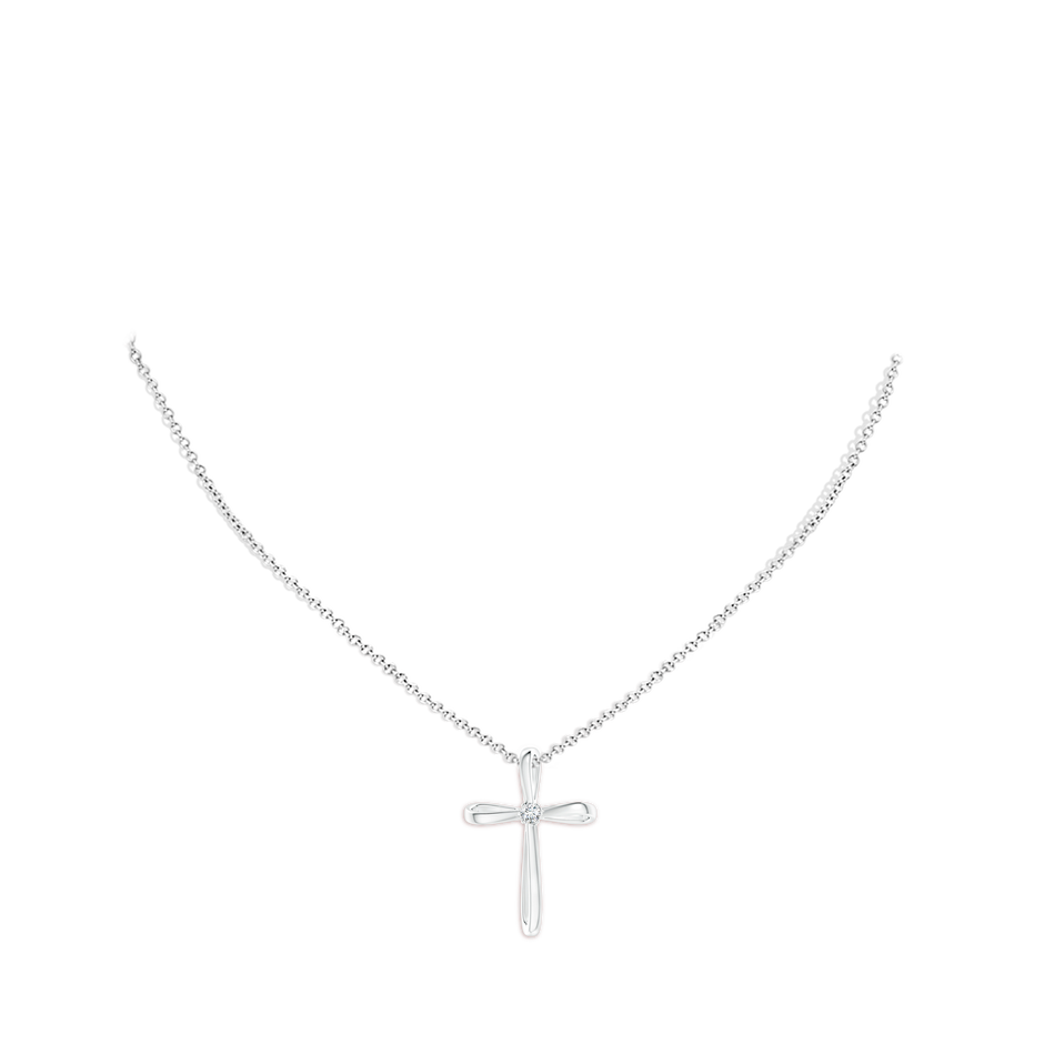 2.4mm GVS2 Twisted Cross Pendant with Diamond in White Gold pen