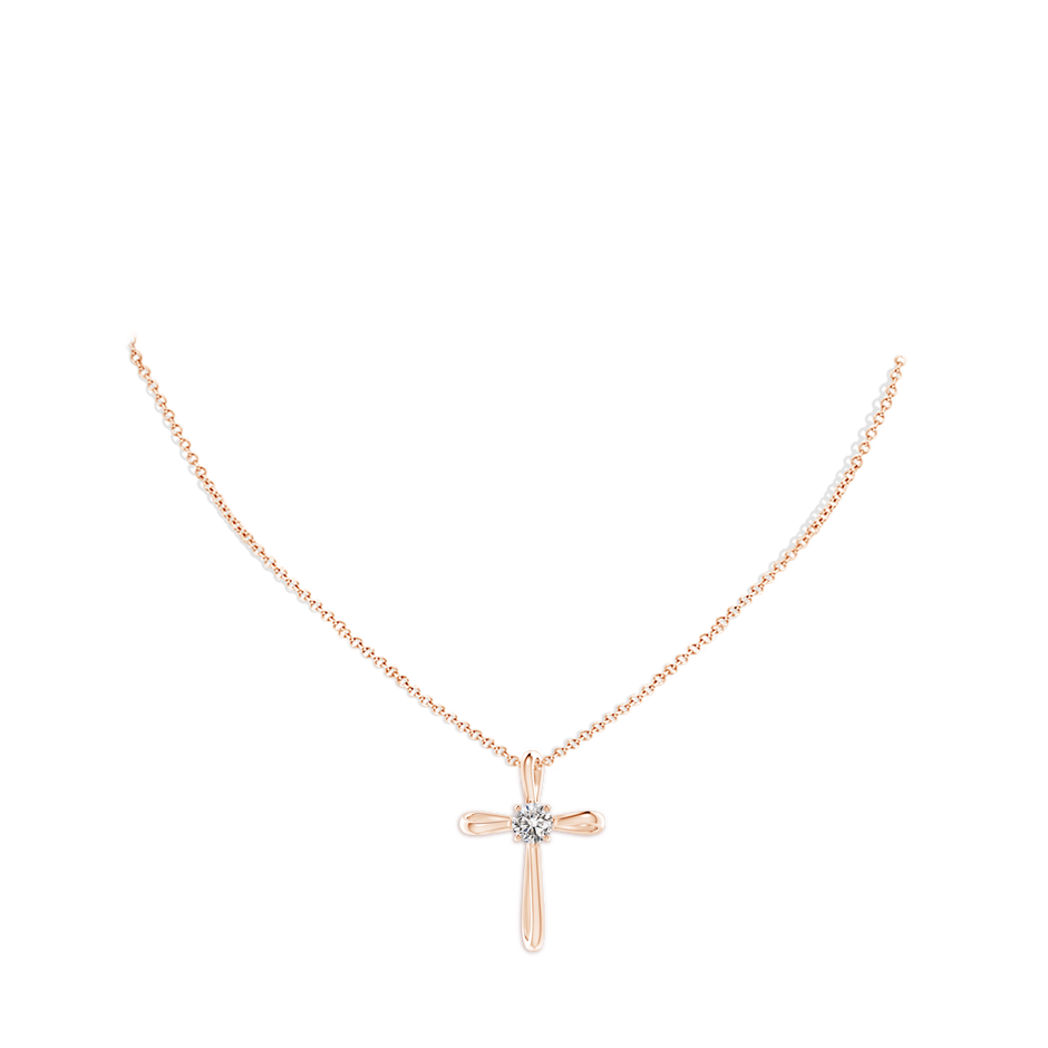 5.1mm IJI1I2 Twisted Cross Pendant with Diamond in Rose Gold pen