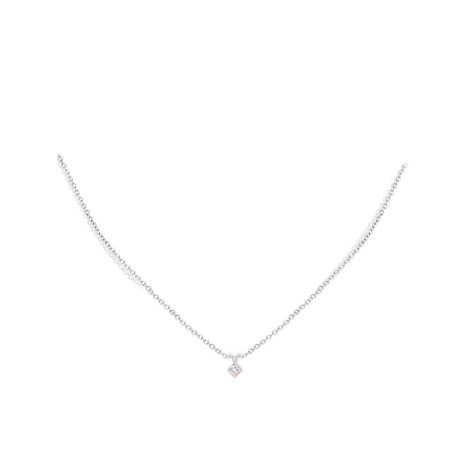 3.9mm GVS2 Prong-Set Princess-Cut Diamond Solitaire V-Bale Pendant in White Gold pen