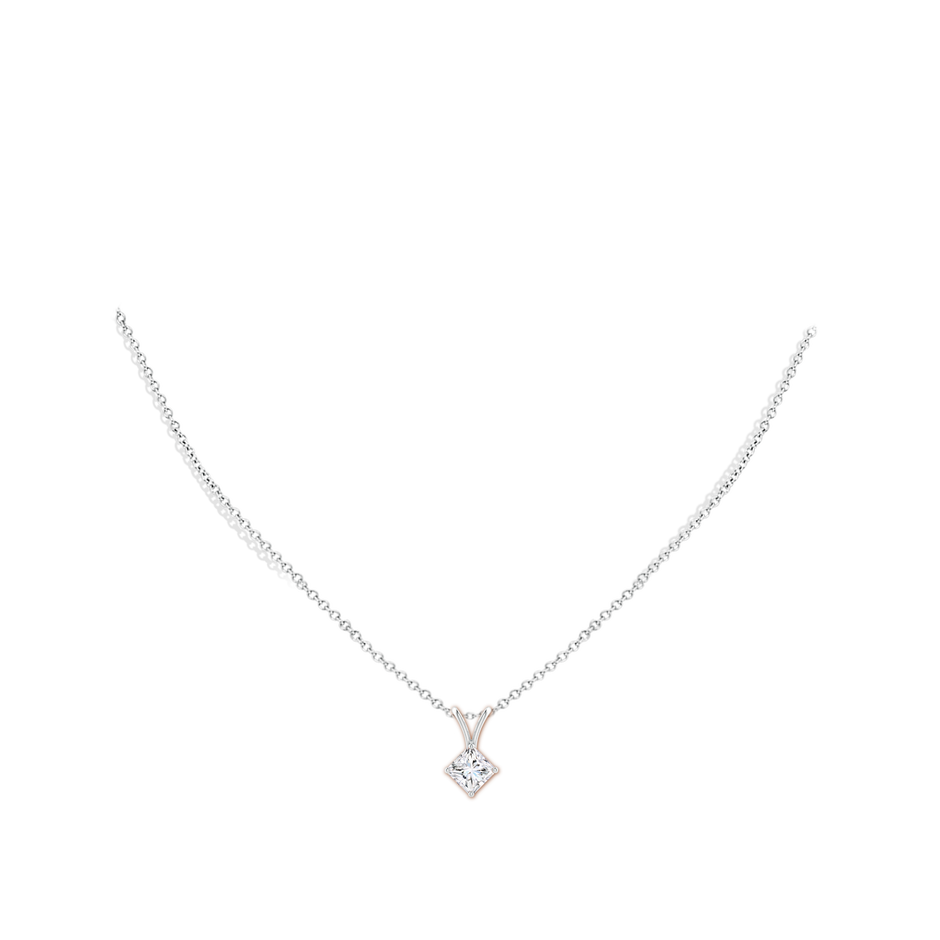 6.8mm GVS2 Prong-Set Princess-Cut Diamond Solitaire V-Bale Pendant in P950 Platinum pen