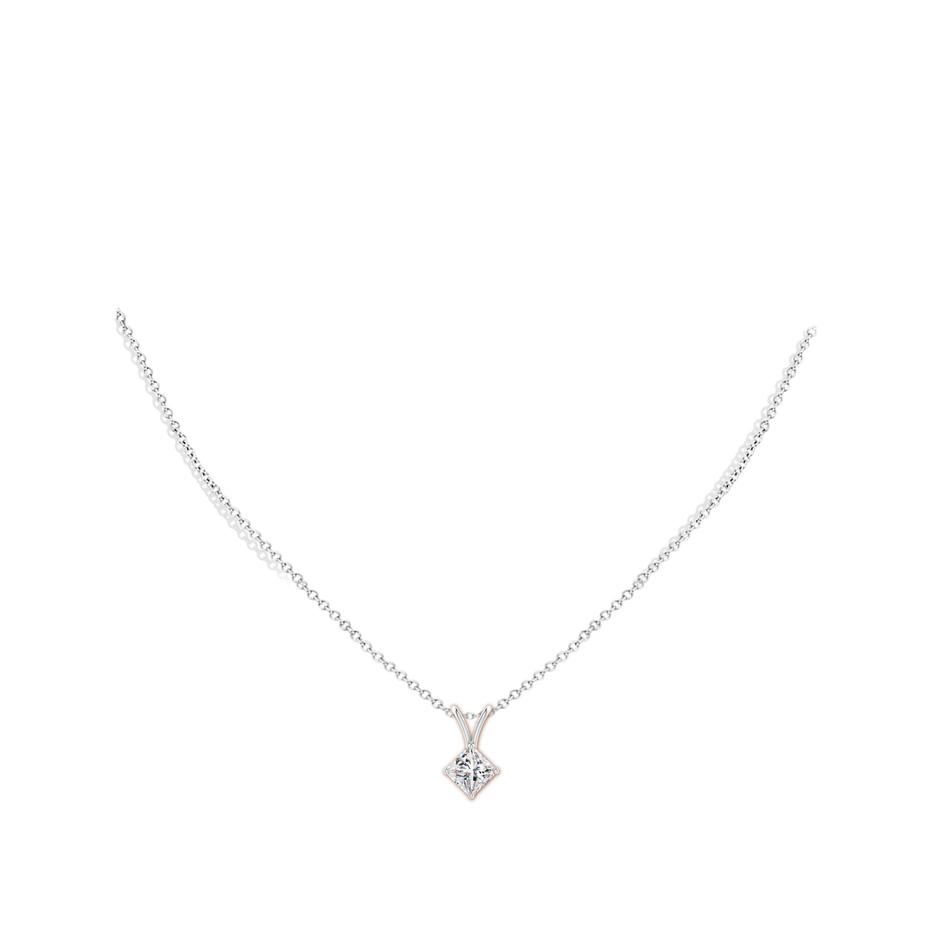 7.9mm IJI1I2 Prong-Set Princess-Cut Diamond Solitaire V-Bale Pendant in P950 Platinum pen