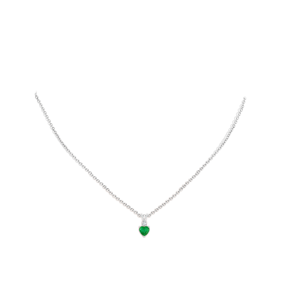 5mm AA Heart-Shaped Emerald Rabbit Ear Bale Pendant in P950 Platinum body-neck