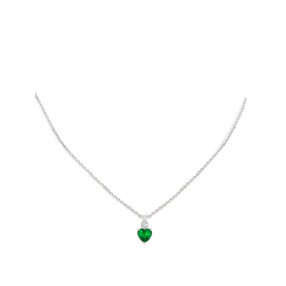 7mm AAAA Heart-Shaped Emerald Rabbit Ear Bale Pendant in White Gold body-neck