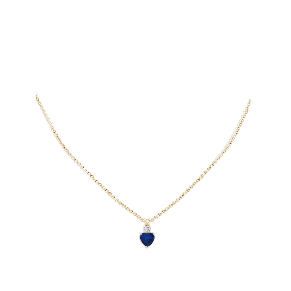 7mm AA Heart-Shaped Sapphire Rabbit Ear Bale Pendant in Yellow Gold body-neck