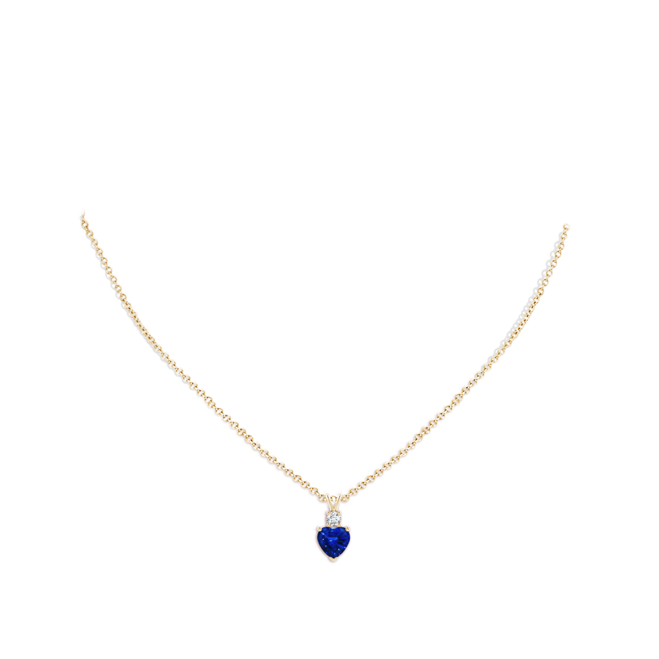 7mm AAAA Heart-Shaped Sapphire Rabbit Ear Bale Pendant in Yellow Gold body-neck