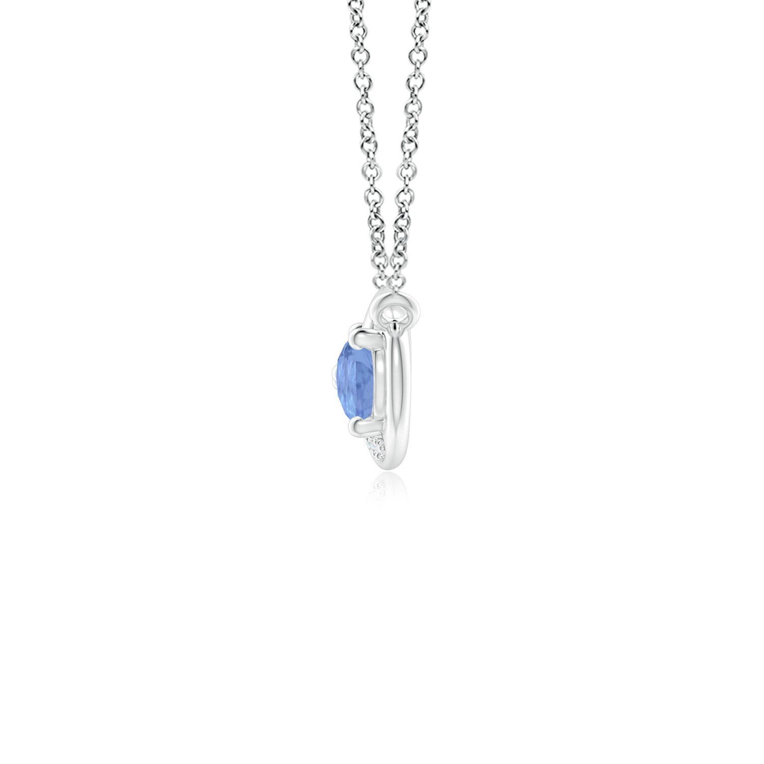 A - Tanzanite / 0.78 CT / 14 KT White Gold