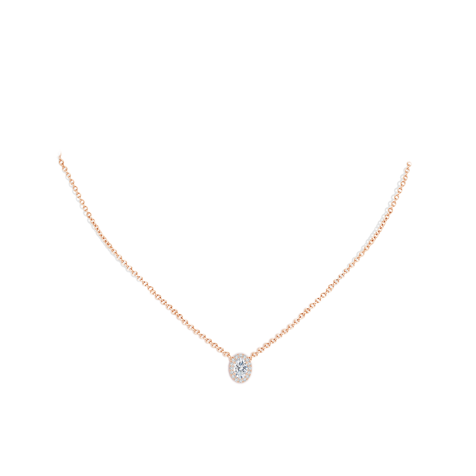 6x4mm GVS2 Oval Diamond Halo Pendant in Rose Gold pen