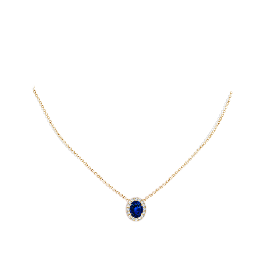 9x7mm Lab-Grown Oval Blue Sapphire Halo Pendant in Yellow Gold pen