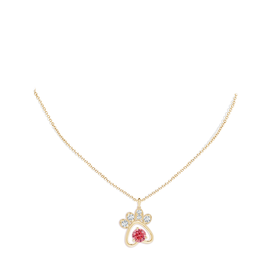 6.4mm AAAA Fancy Intense Pink Diamond Paw Print Pendant in Yellow Gold pen