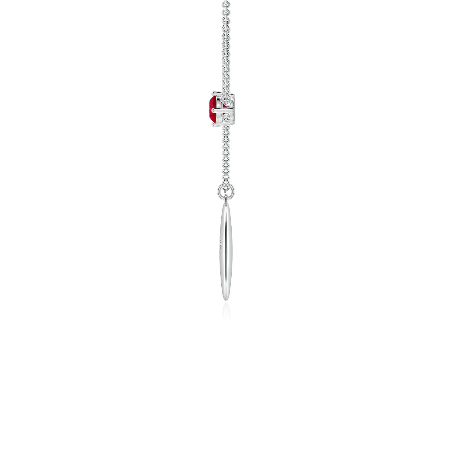 AAA - Ruby / 0.37 CT / 14 KT White Gold