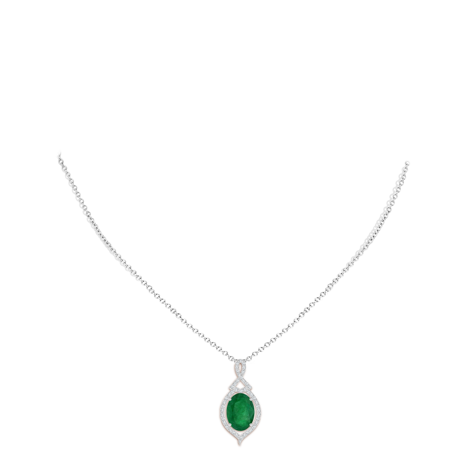 13.16x9.69x5.86mm AA GIA Certified Oval Emerald Pendant With Diamond Halo in 18K White Gold pen