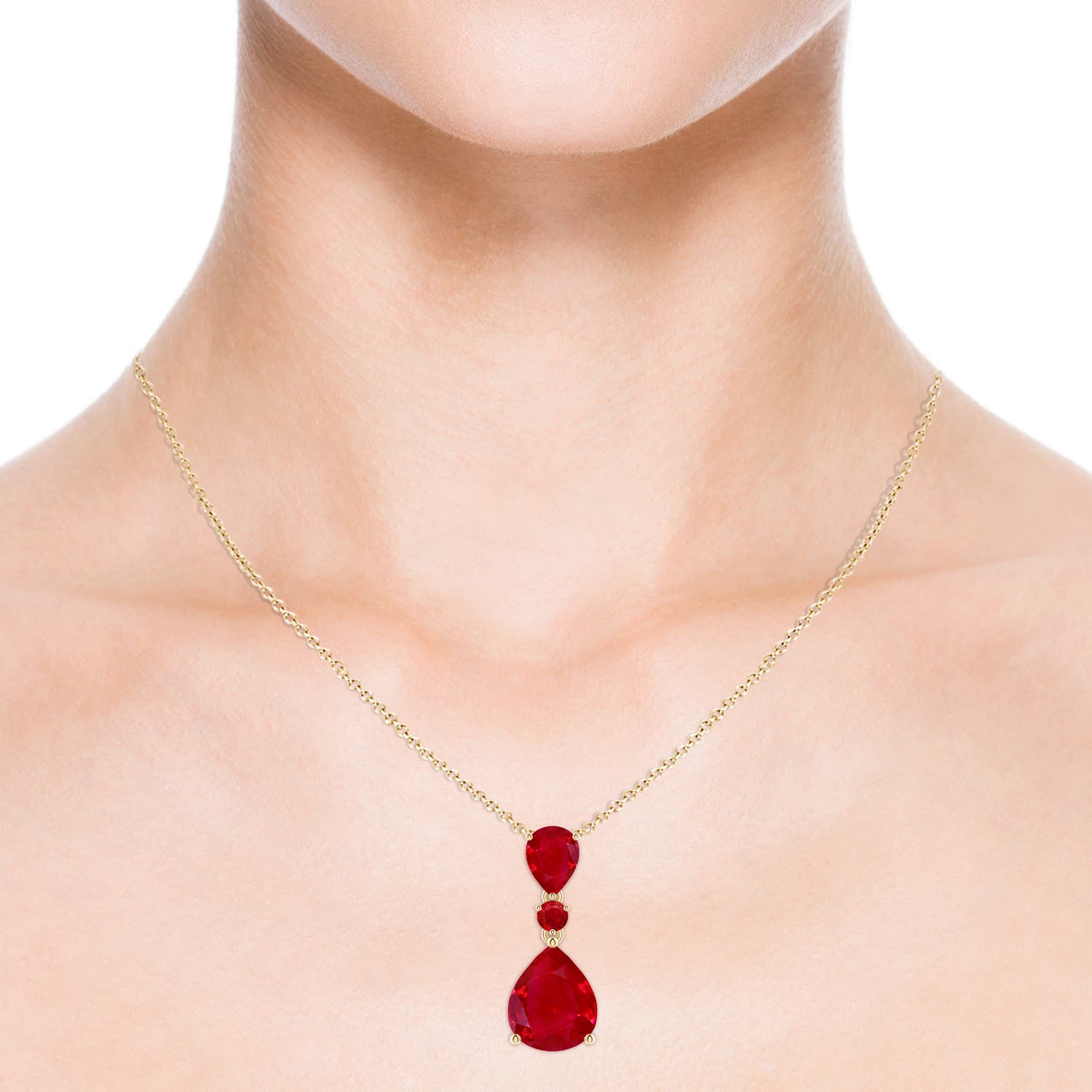 AAA - Ruby / 6.38 CT / 14 KT Yellow Gold