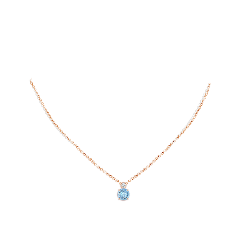7mm AAAA Round Aquamarine Pendant with Bezel-Set Diamond in Rose Gold pen