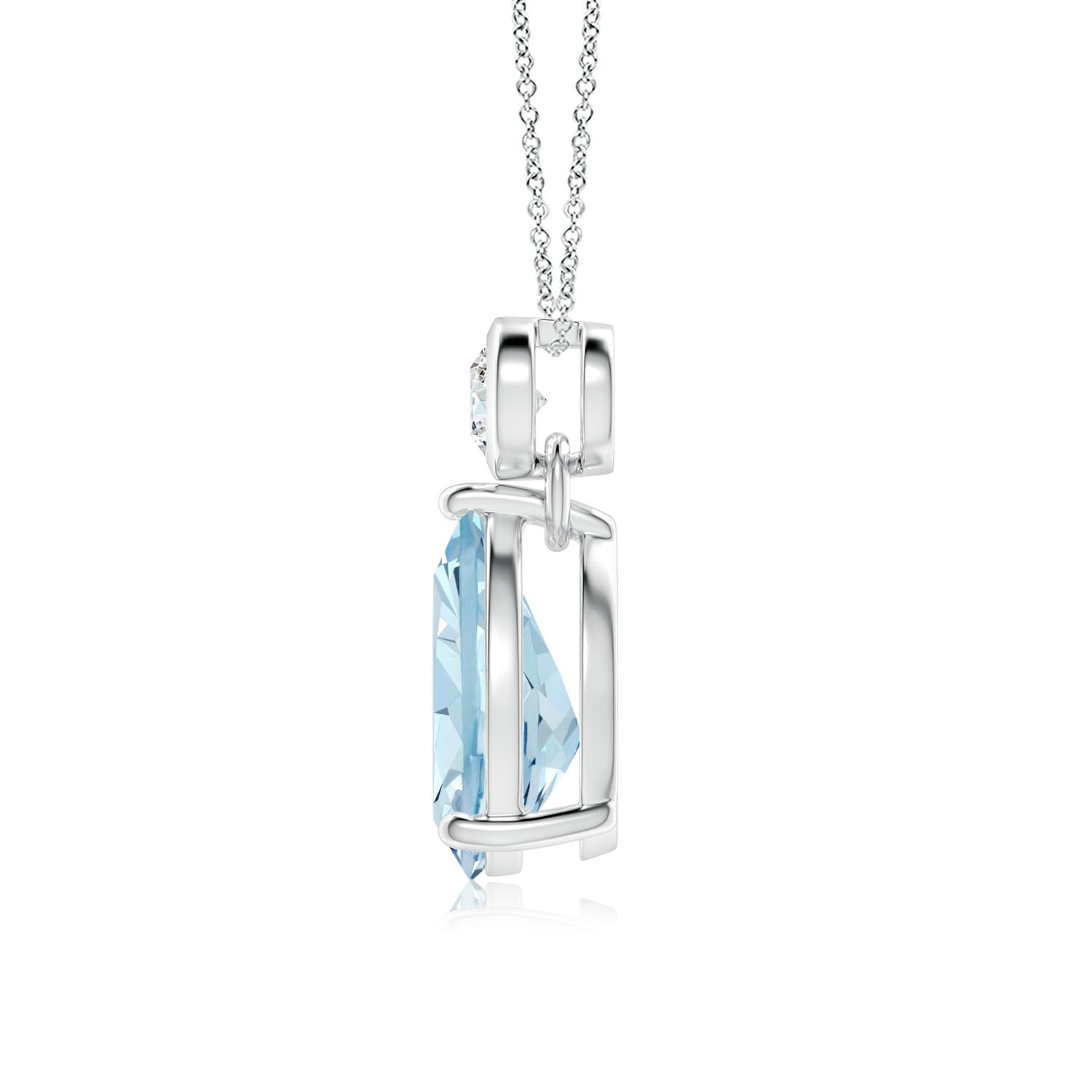 AA - Aquamarine / 1.74 CT / 14 KT White Gold