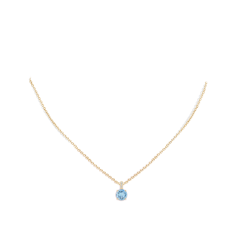7mm AAAA Prong-Set Round Aquamarine Pendant with Diamond Bale in Yellow Gold pen