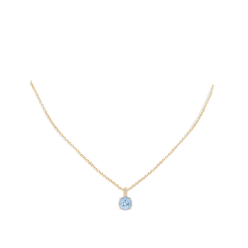 8mm AA Prong-Set Round Aquamarine Pendant with Diamond Bale in Yellow Gold pen