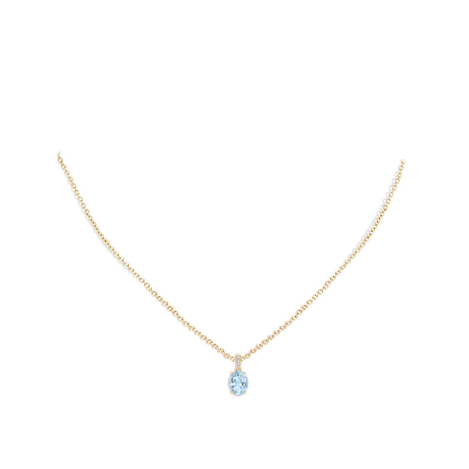 8x6mm AA Prong-Set Oval Aquamarine Pendant with Diamond Bale in Yellow Gold pen