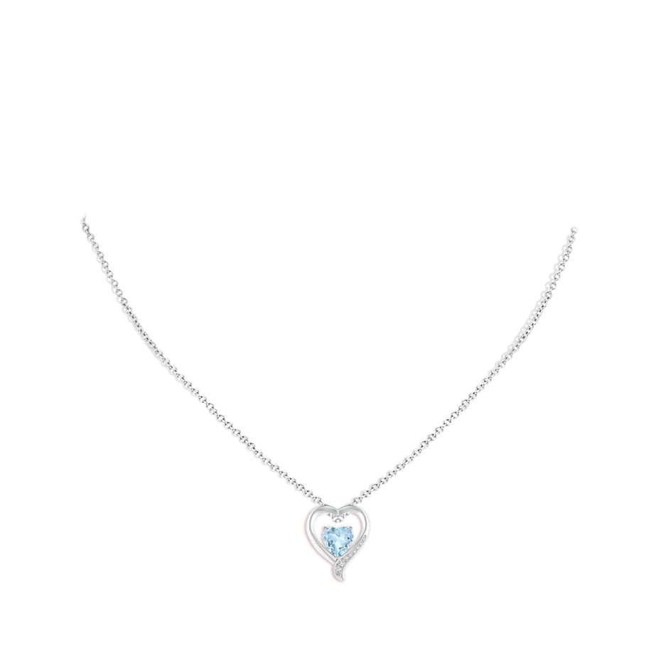 7mm AA Aquamarine and Diamond Open Heart Pendant in S999 Silver pen