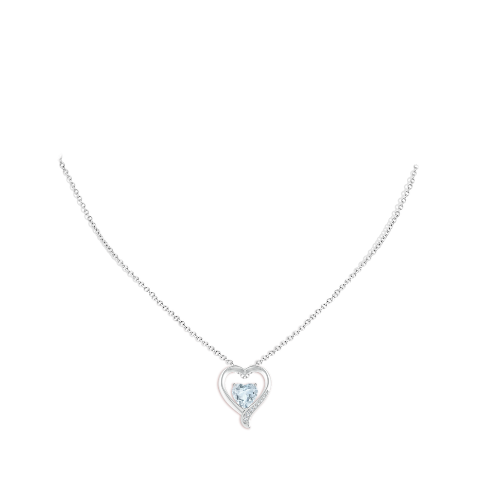 8mm A Aquamarine and Diamond Open Heart Pendant in S999 Silver pen