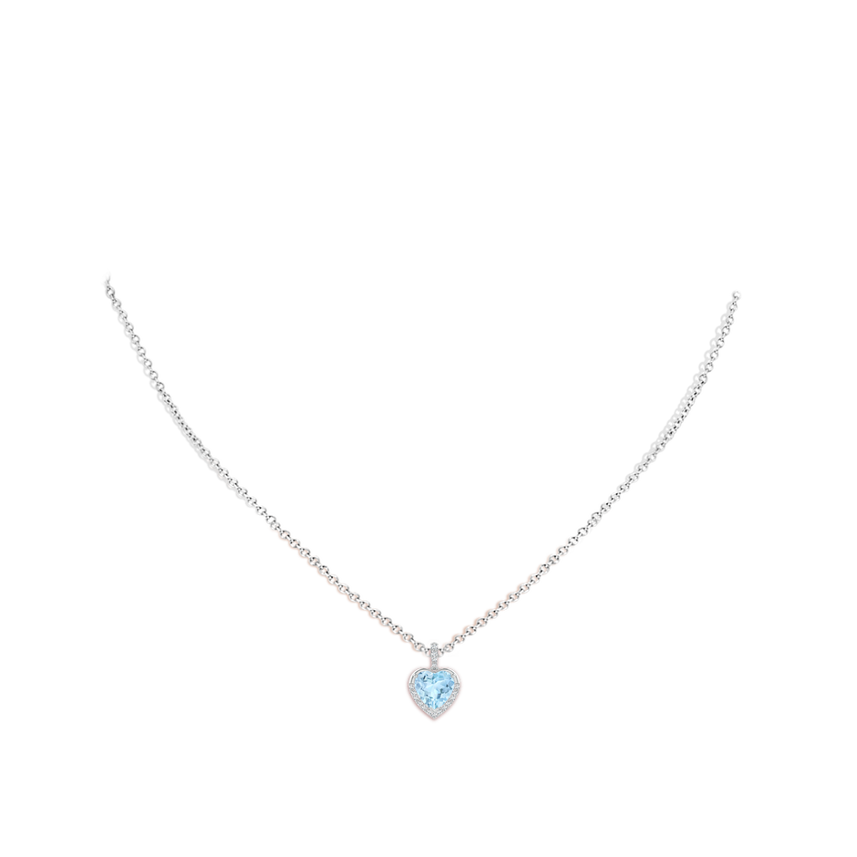 7mm AAA Heart-Shaped Aquamarine Halo Pendant in S999 Silver pen