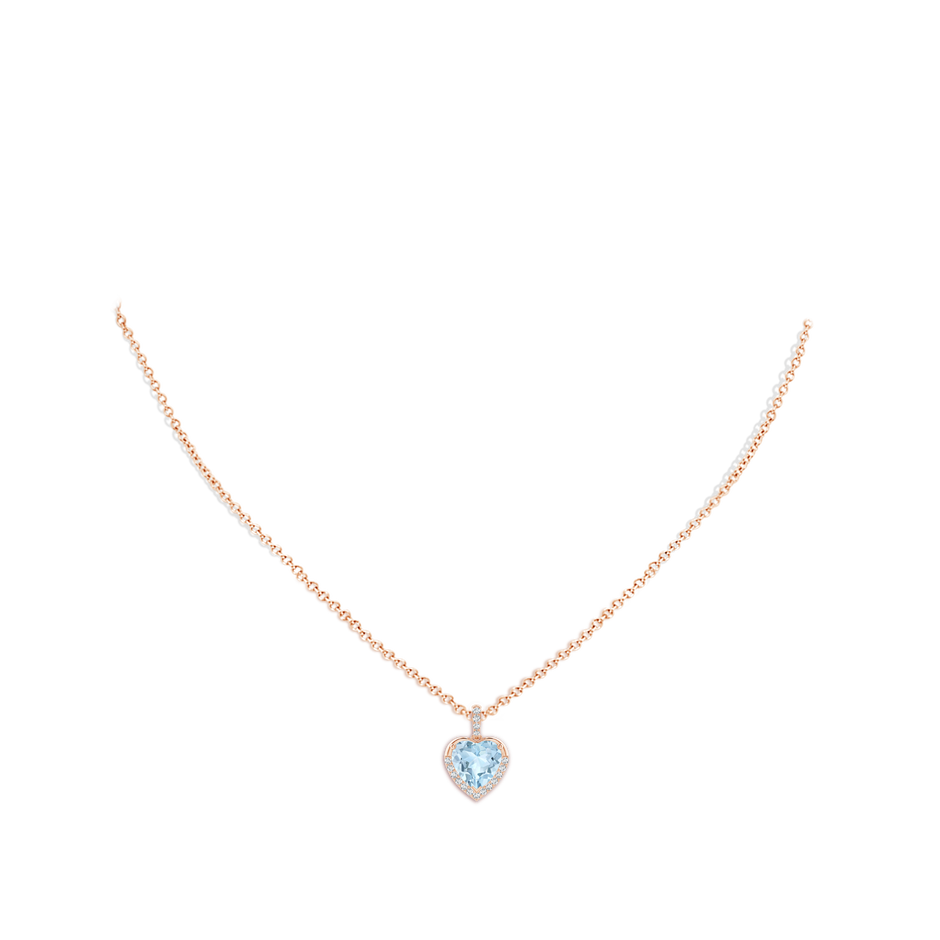 8mm AA Heart-Shaped Aquamarine Halo Pendant in Rose Gold pen