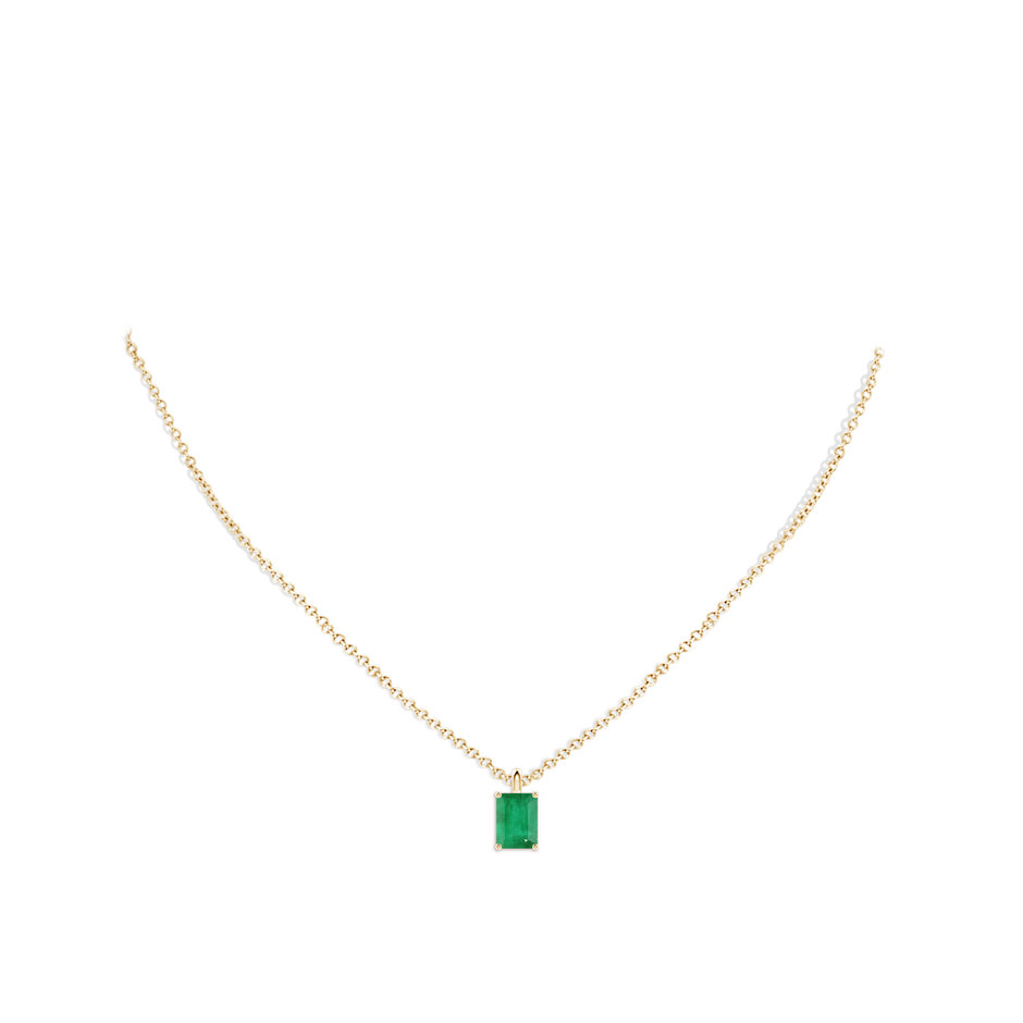 8x6mm A Solitaire Emerald-Cut Emerald Classic Pendant in Yellow Gold pen