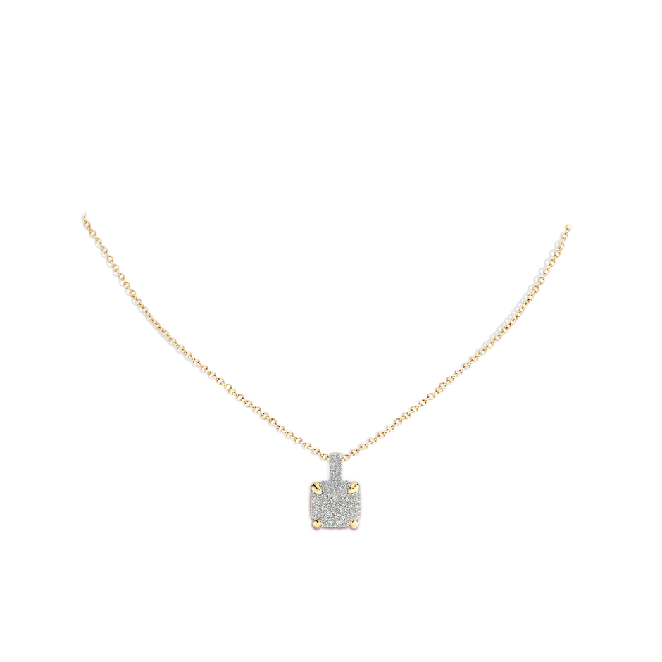 2.2mm KI3 Claw Prong Diamond Clustre Cushion Pendant in 18K Yellow Gold pen