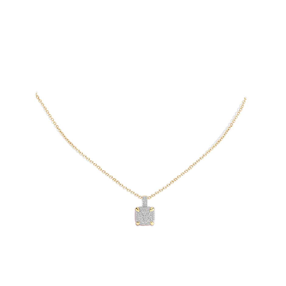 2mm IJI1I2 Claw Prong Diamond Clustre Cushion Pendant in Yellow Gold pen