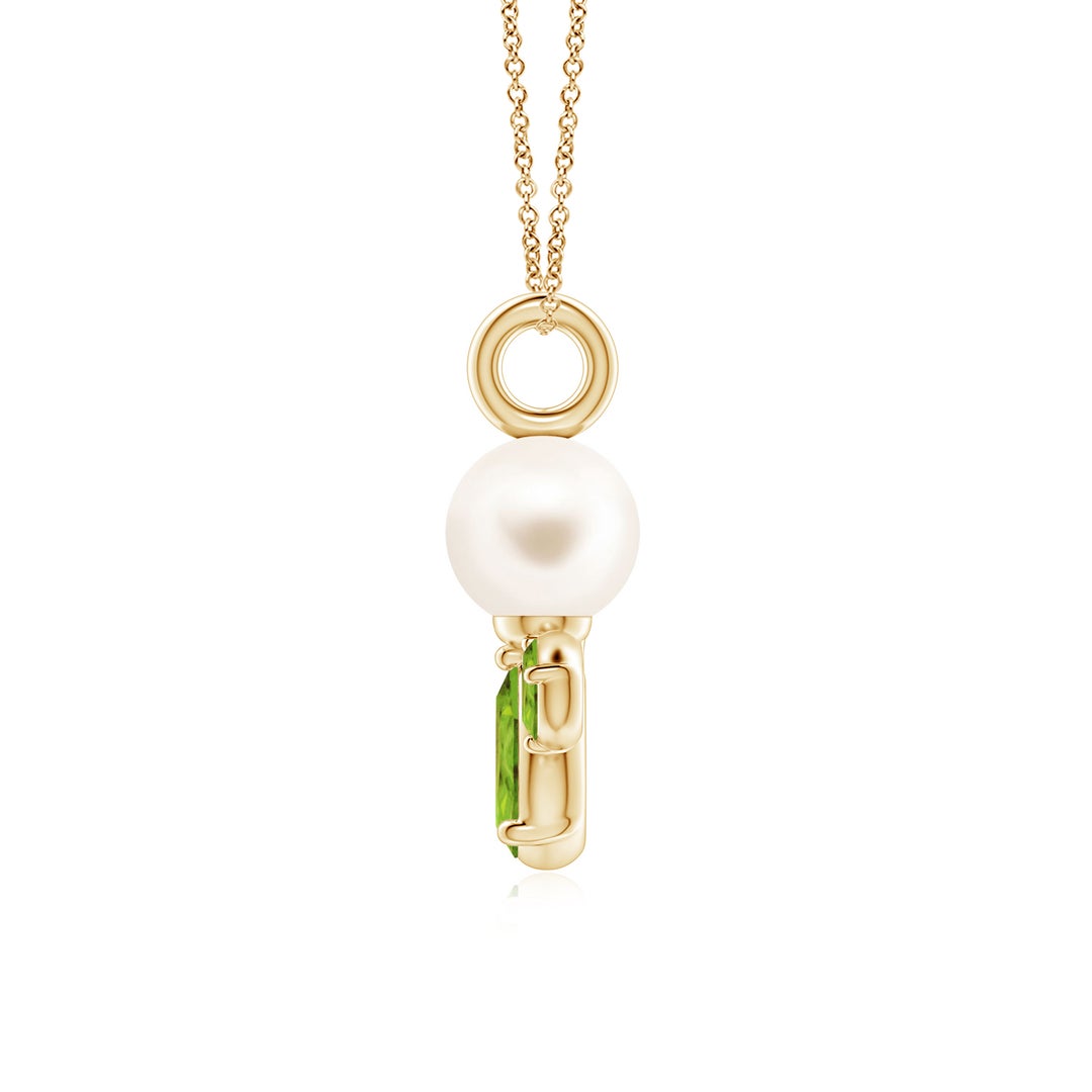 6mm AAA Freshwater Pearl and Peridot Cluster Necklace in Yellow Gold - side 2