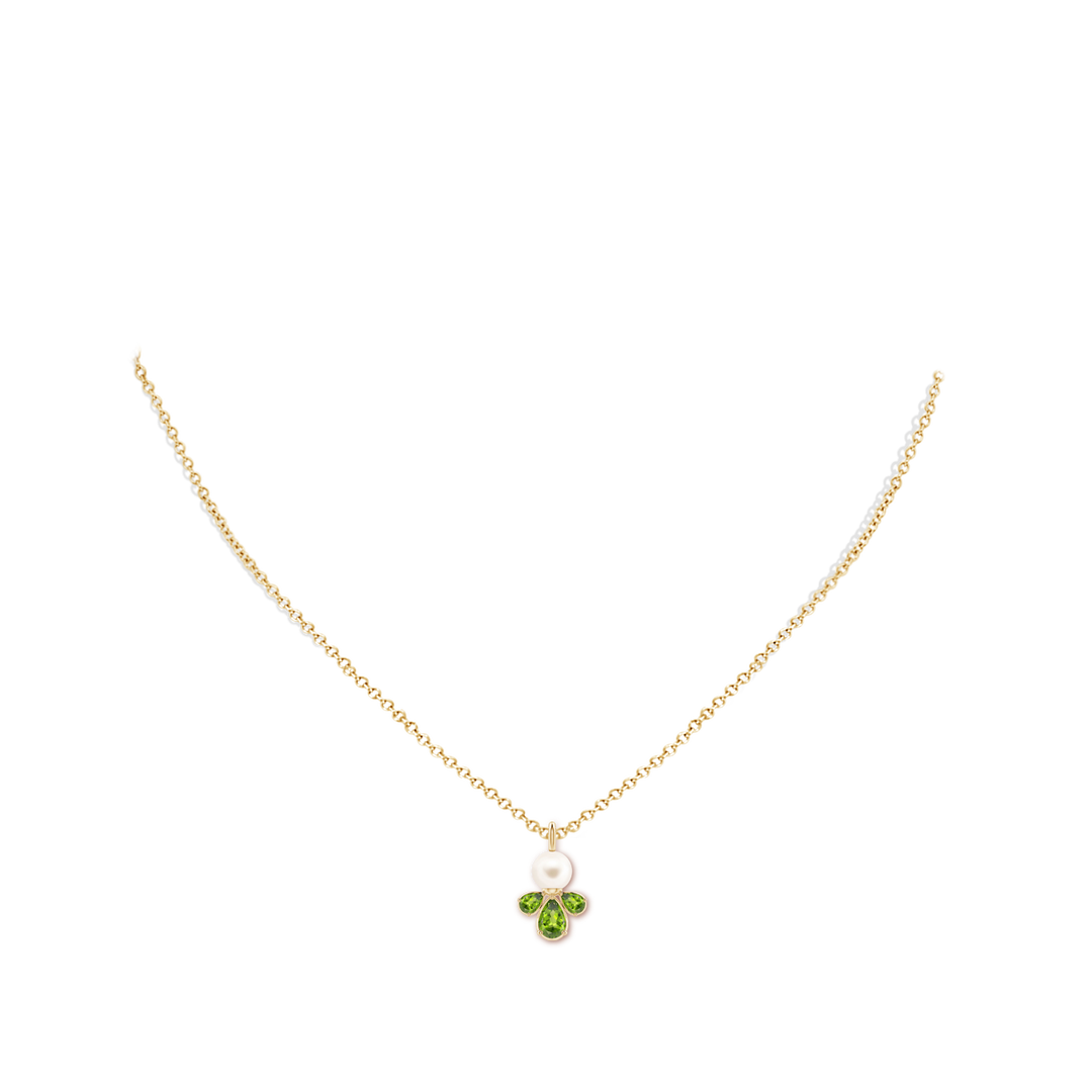 6mm AAA Freshwater Pearl and Peridot Cluster Necklace in Yellow Gold - body_neck