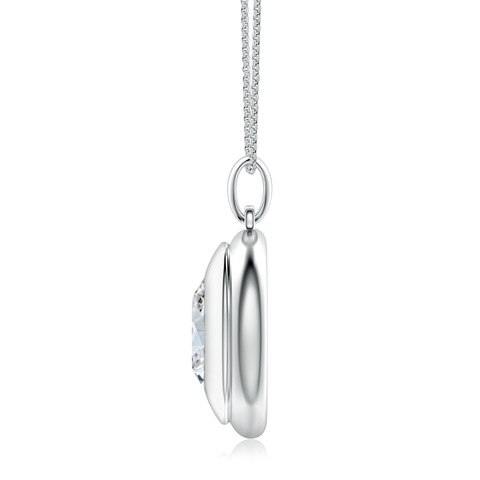 12x10mm GVS2 Oval Diamond Men�s Medallion Pendant With Chain in White Gold - side 1