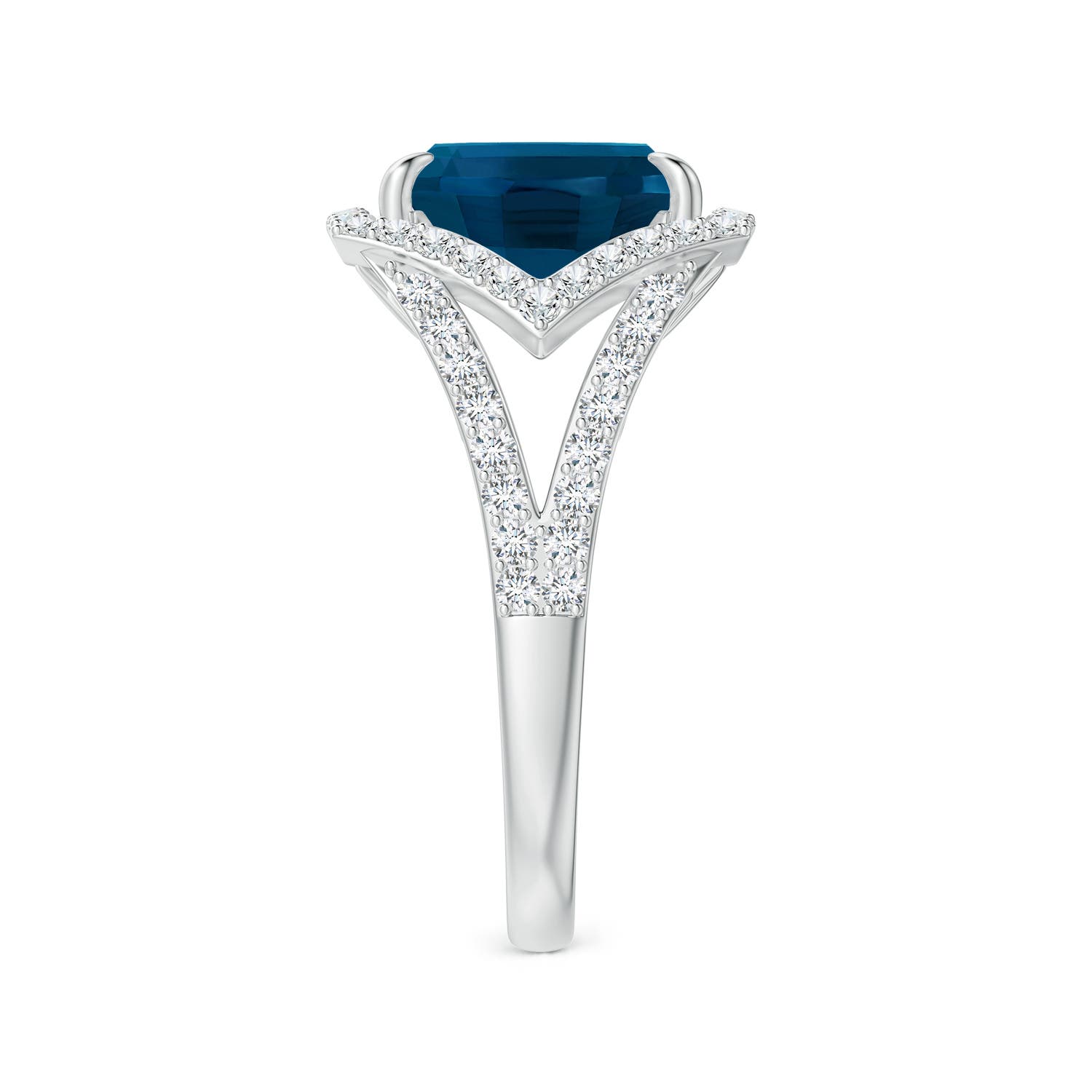 AAAA - London Blue Topaz / 6.12 CT / 14 KT White Gold