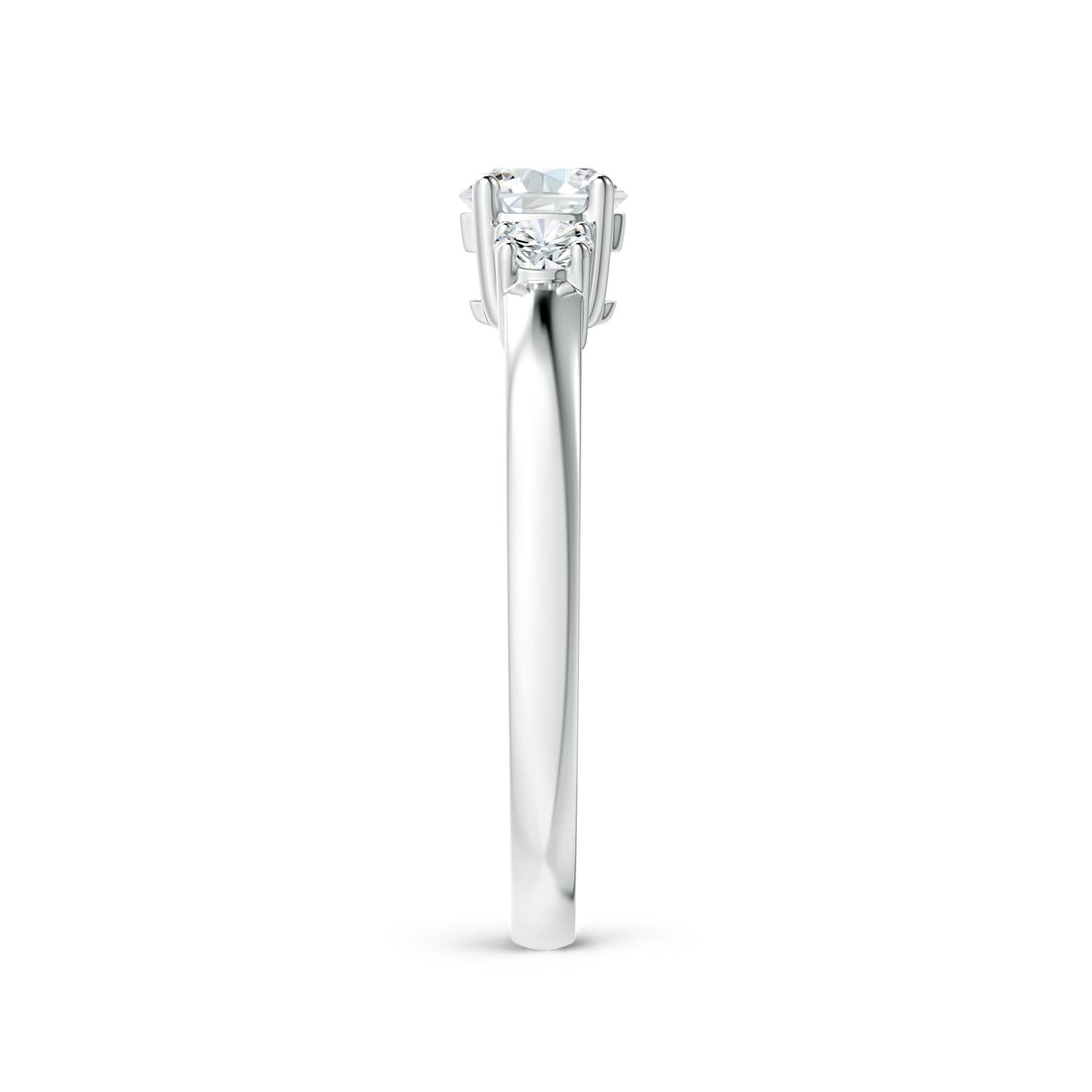 F-G, VS / 0.68 CT / 14 KT White Gold