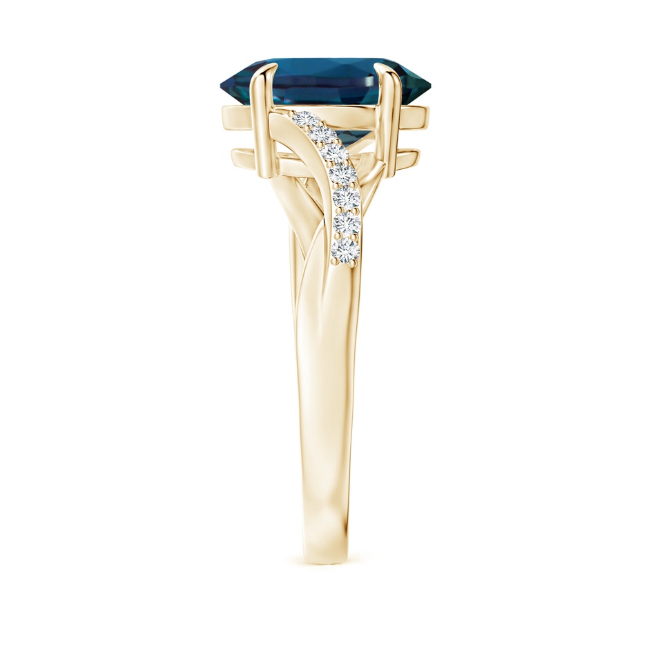 10x8mm Labgrown Oval Lab-Grown Alexandrite Split Shank Ring with Diamond Accents in 18K Yellow Gold side 299
