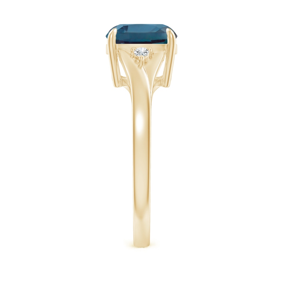 8mm Labgrown Split Shank Cushion Lab-Grown Alexandrite Solitaire Ring in Yellow Gold side 299
