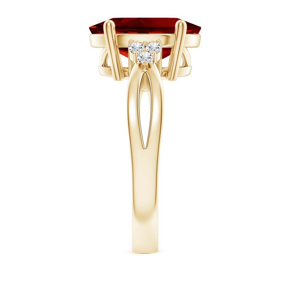 12x10mm Labgrown Lab-Grown Solitaire Oval Ruby Split Shank Ring with Trio Lab Diamonds in Yellow Gold side 299