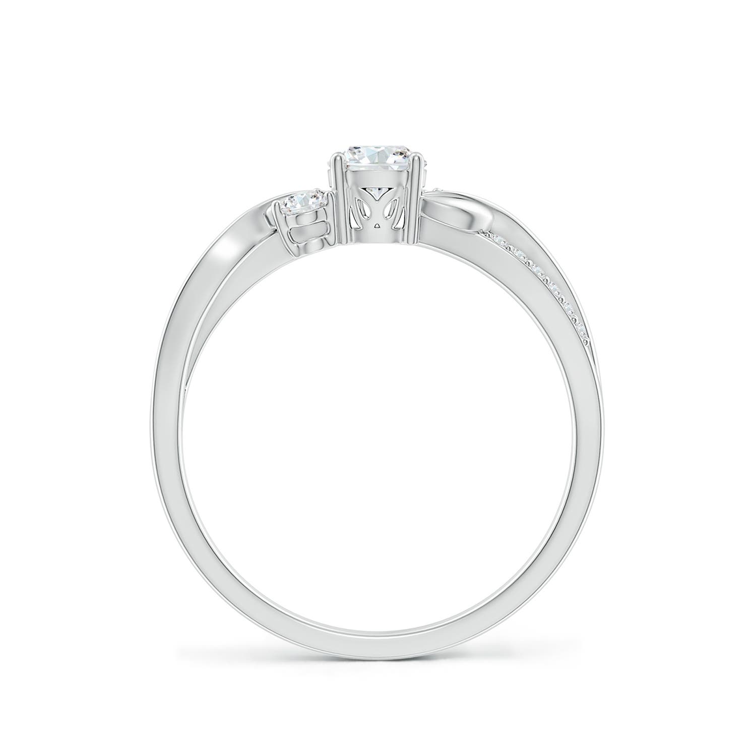4.4mm FGVS Lab-Grown Three Stone Diamond Twisted Vine Ring in P950 Platinum