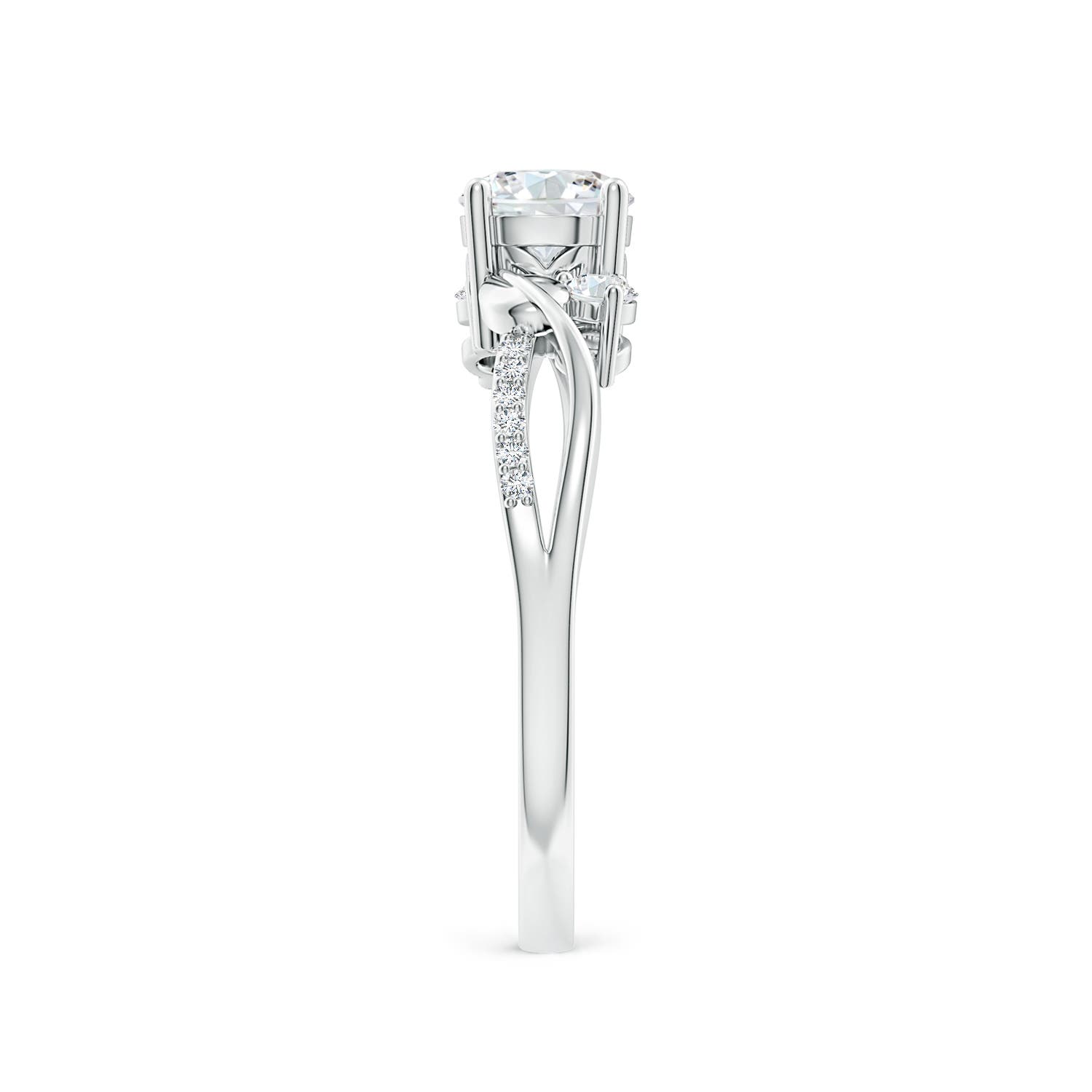 F-G, VS / 0.74 CT / 14 KT White Gold