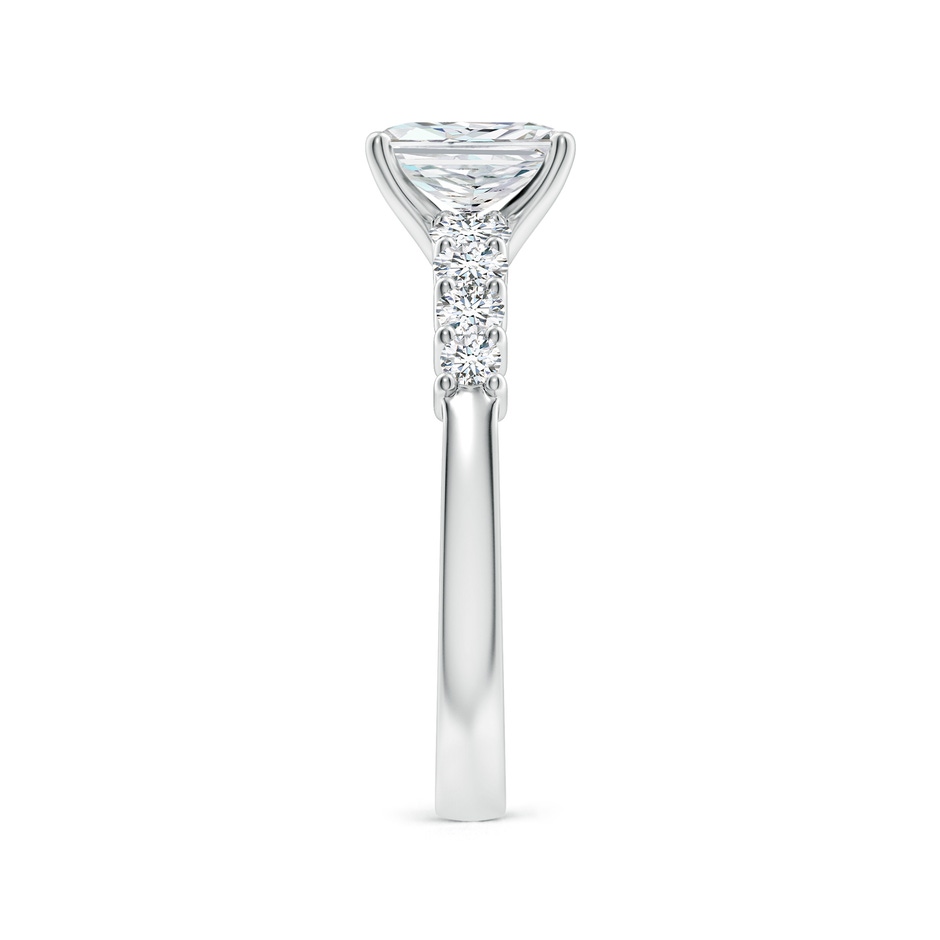 7x5mm FGVS Lab-Grown Solitaire Radiant-Cut Diamond Graduated Engagement Ring in White Gold side 299