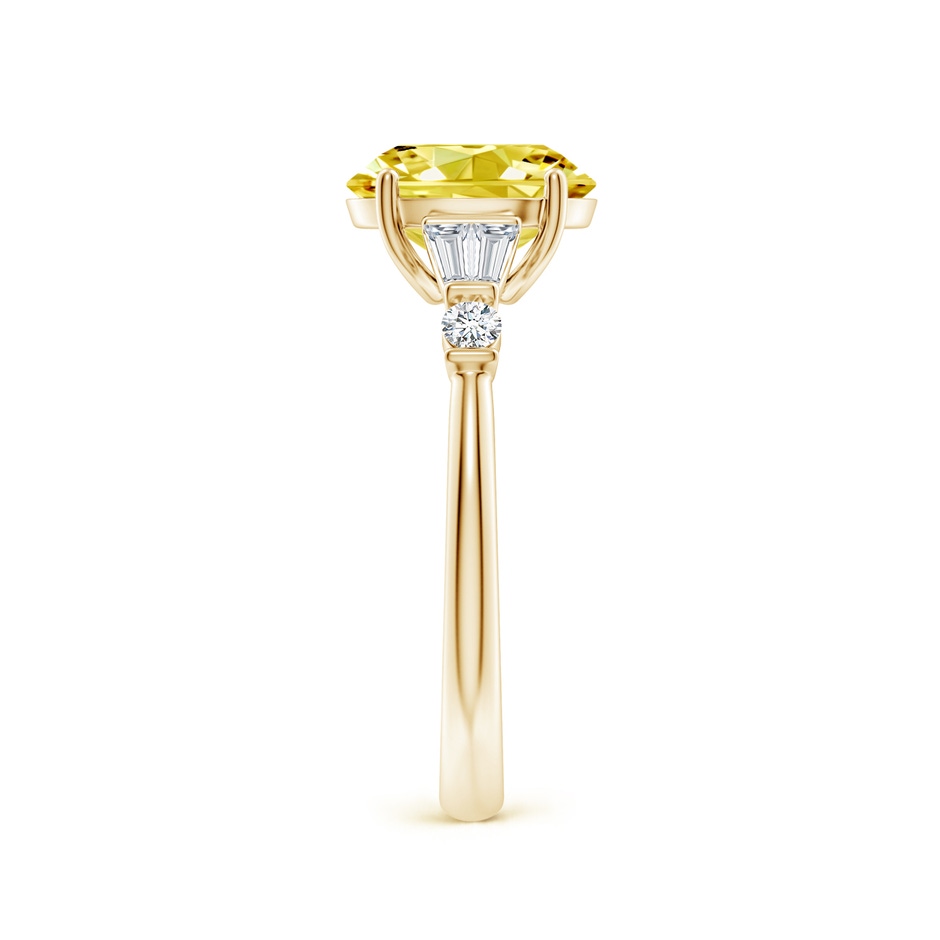 9x7mm Labgrown Oval Lab-Grown Diamond Side Stone Cocktail Ring in 18K Yellow Gold side 299