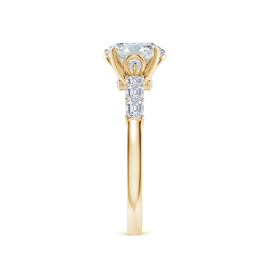 8x6mm FGVS Prong-Set Oval Lab-Grown Diamond Engagement Ring with Emerald-Cut Accents in Yellow Gold side 299