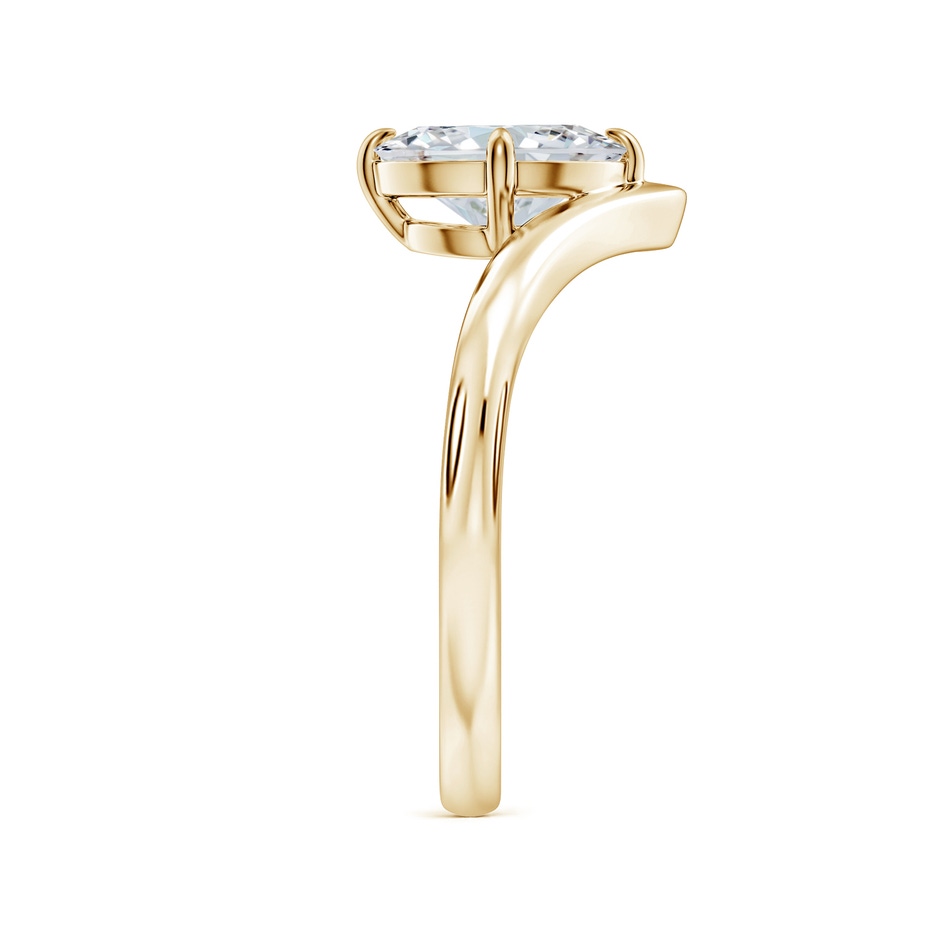 8.5x6.5mm FGVS Solitaire Oval Lab-Grown Diamond V-Shaped Engagement Ring in Yellow Gold side 299