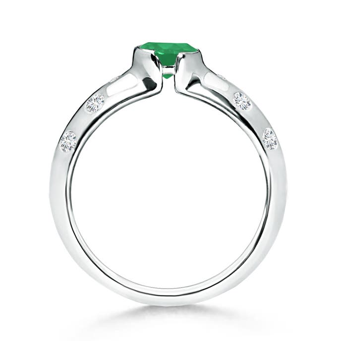 A - Emerald / 0.62 CT / 14 KT White Gold