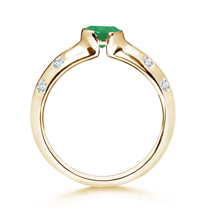 A - Emerald / 0.62 CT / 14 KT Yellow Gold