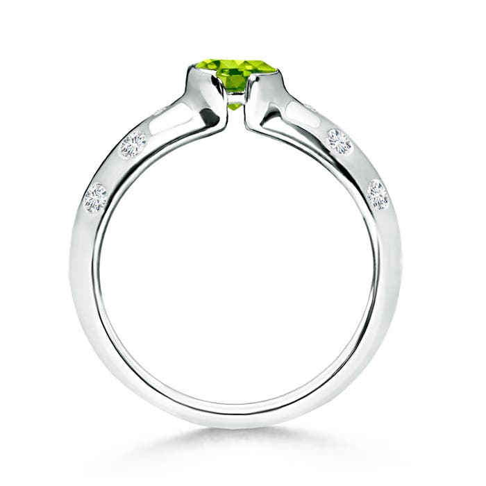 AAA - Peridot / 0.72 CT / 14 KT White Gold