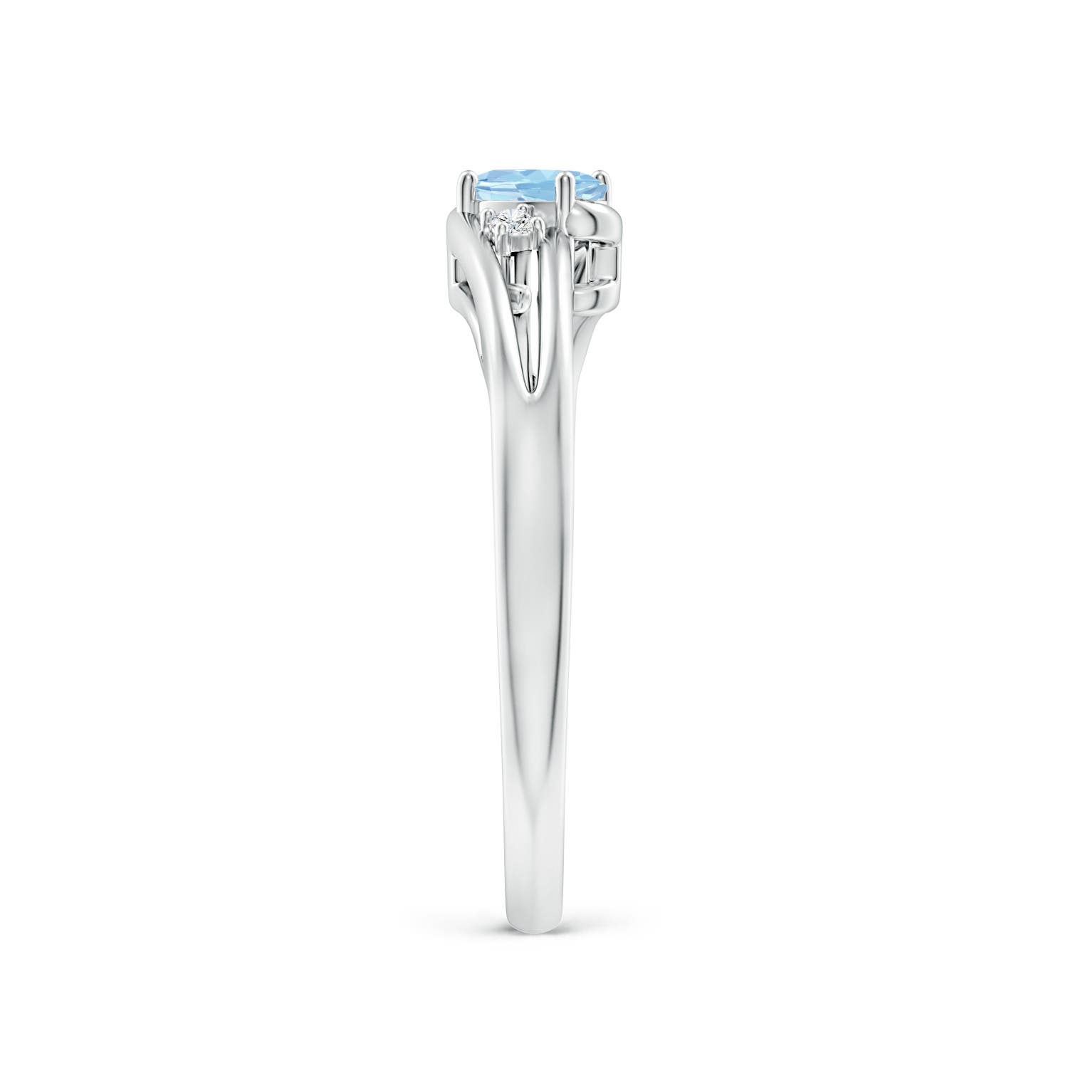 AAA - Aquamarine / 0.22 CT / 14 KT White Gold